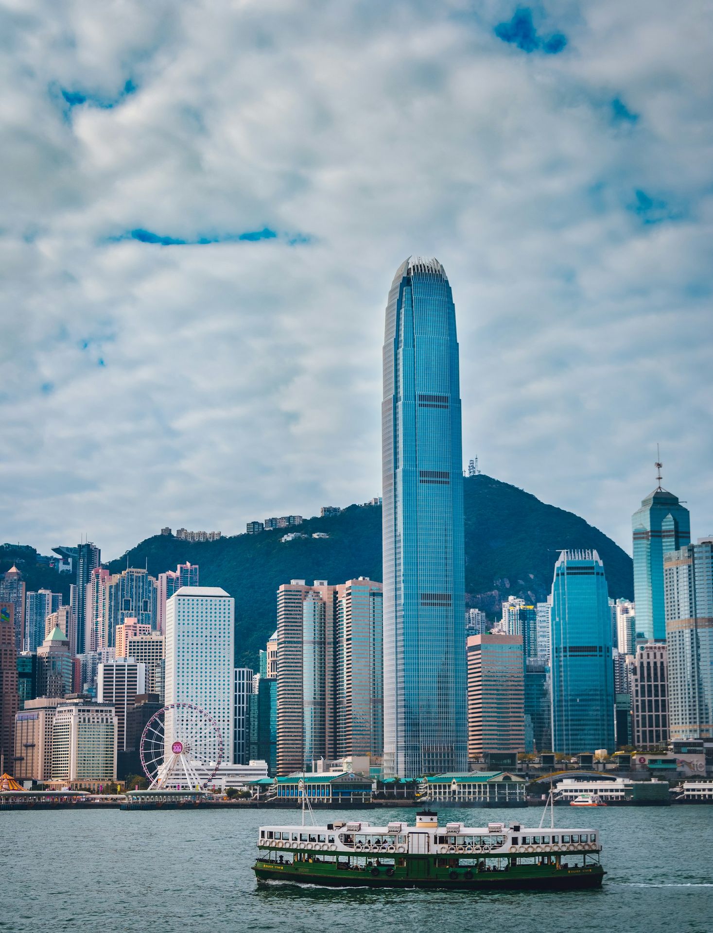 cityscape photography during daytime